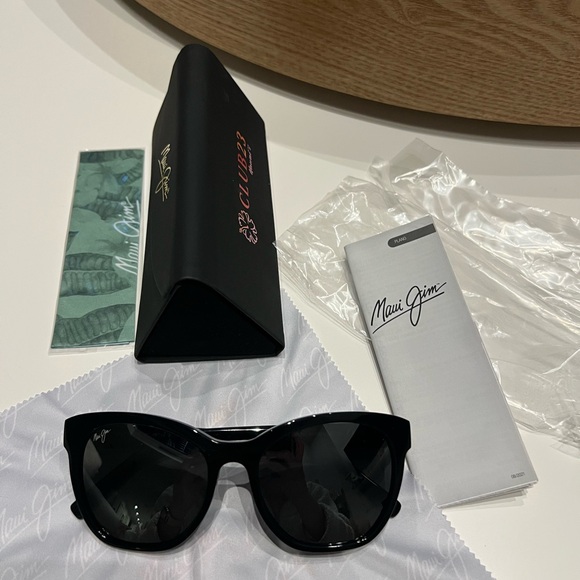 New Maui Jim Alulu cat eye polarized sunglasses - Picture 11 of 13